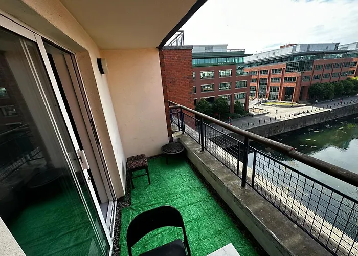Customhouse Balcony View, Dublin 1